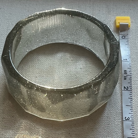 ✨ Silver-Tone Faceted Bangle Bracelet ✨ - Picture 3 of 3